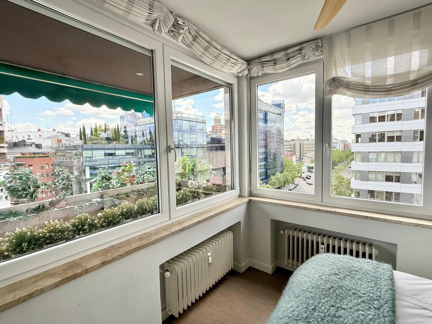 Image VirtualHome/kbnoucowvbiivsrtedfh