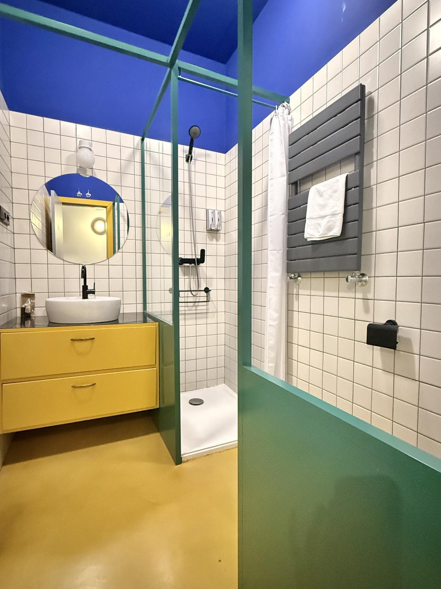 Image VirtualHome/krg1pog6hen6z0b2bbbc