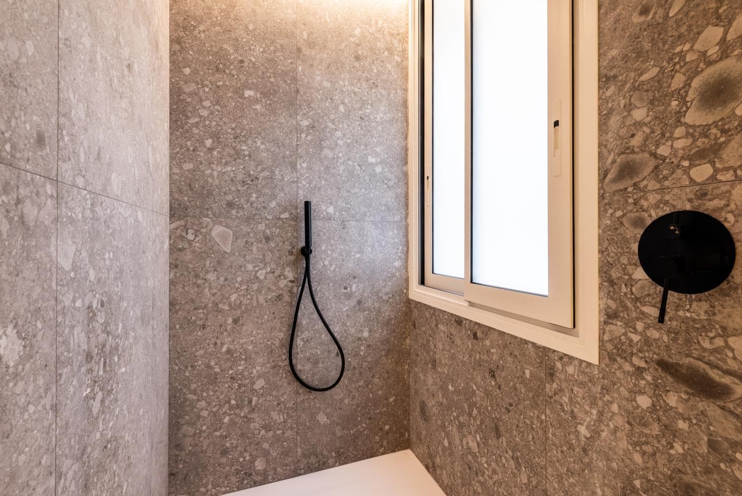 Image VirtualHome/skugrl9kdpcmj7ox5fdl